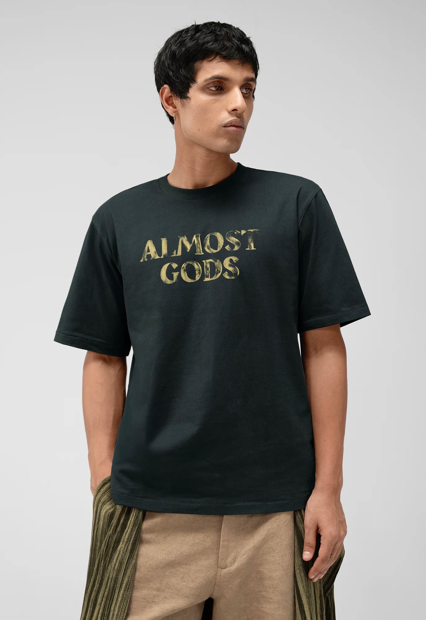 Logo Relaxed Tee in Navy