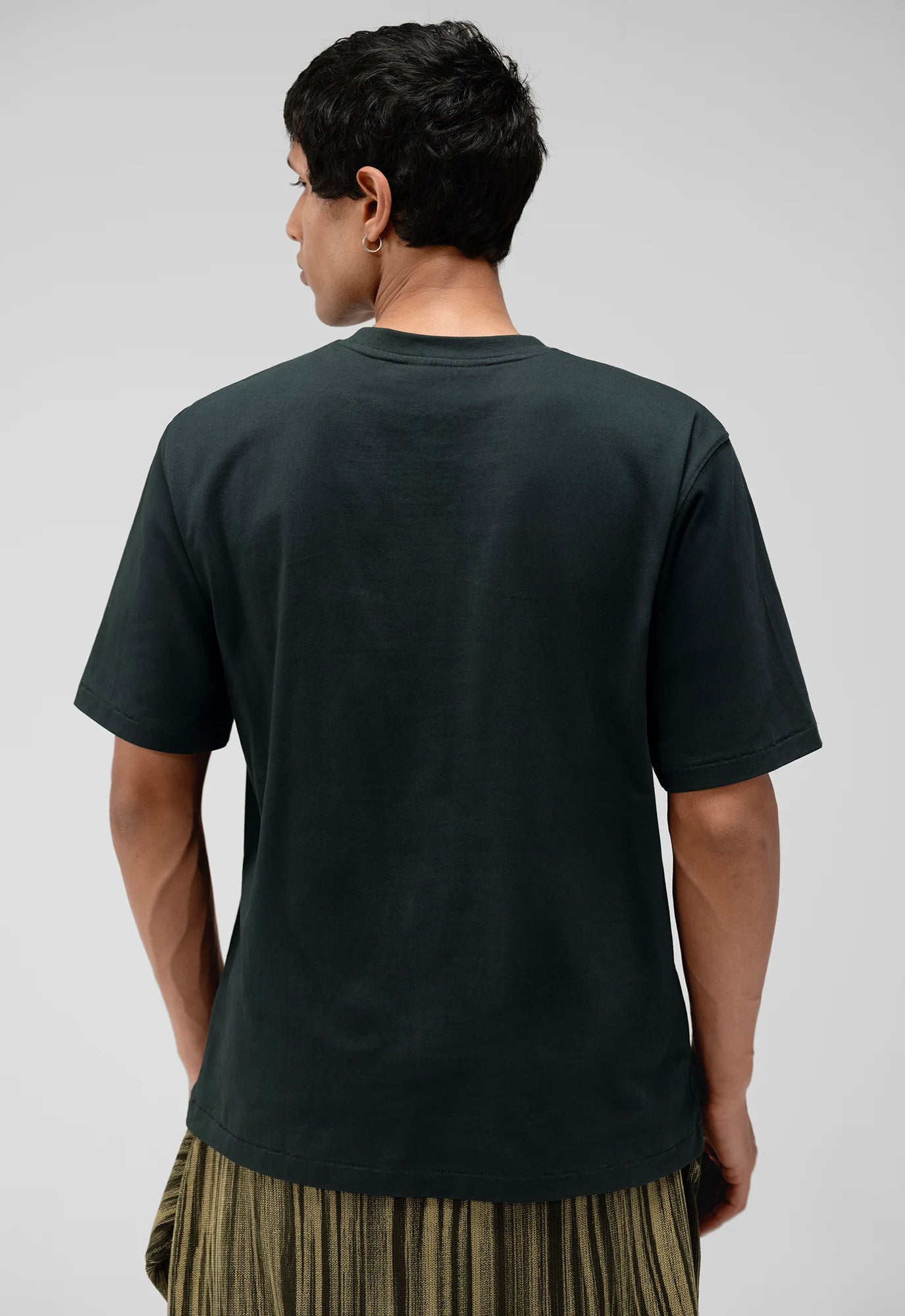 Logo Relaxed Tee in Navy