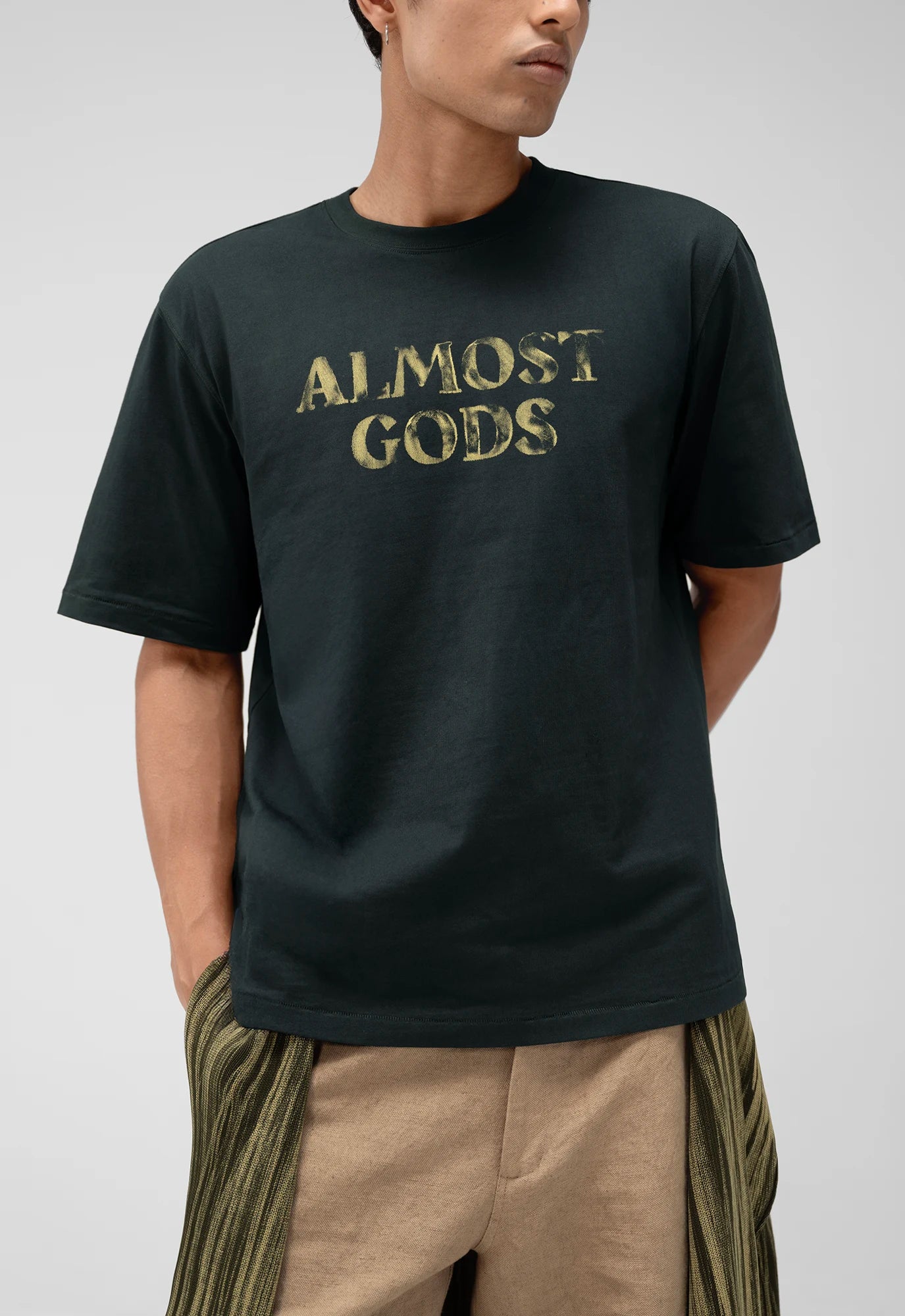 Logo Relaxed Tee in Navy