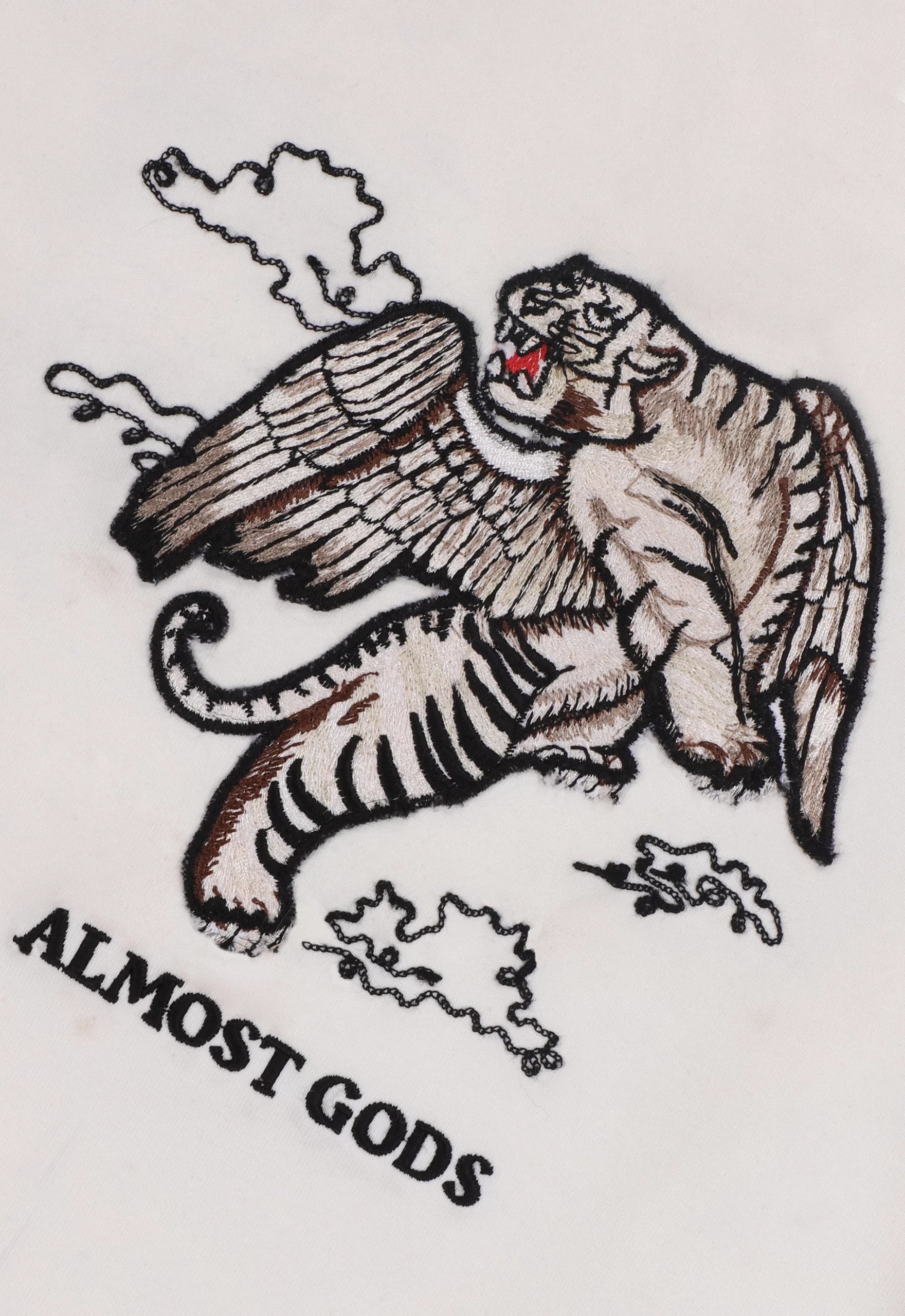 Winged Tiger Embroidered Boxy Tee In Off White