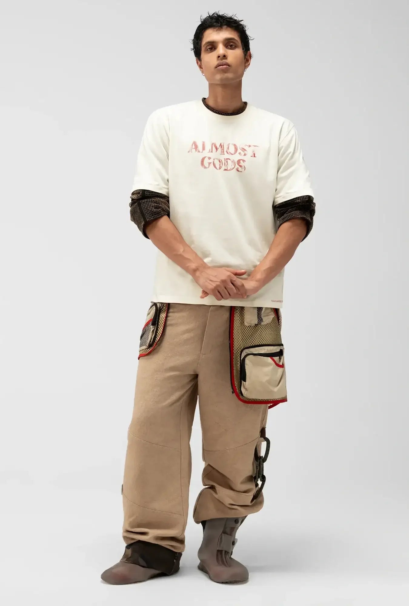 Logo Relaxed Tee in Off White