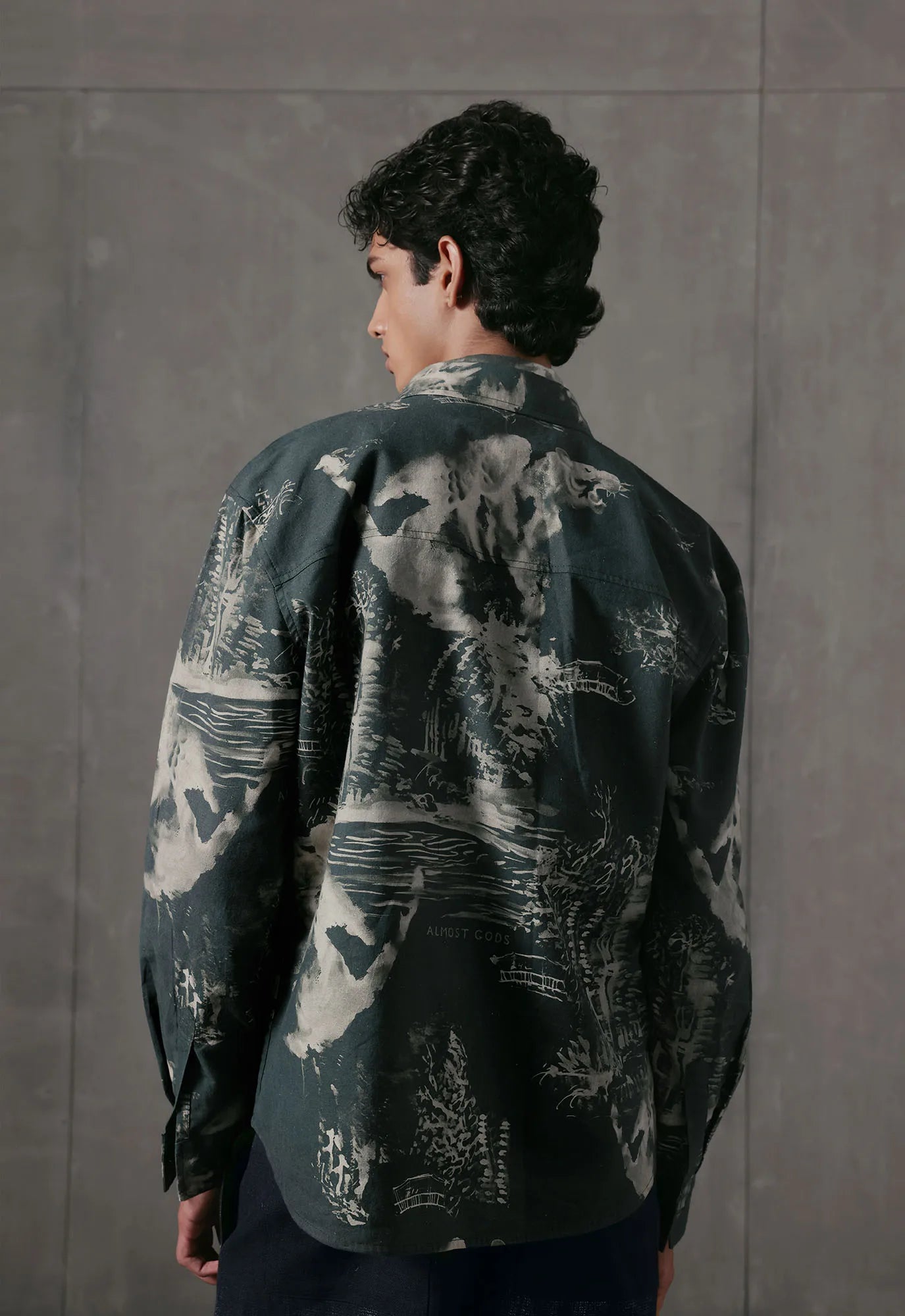 Terrain Relaxed Shirt in Military Olive