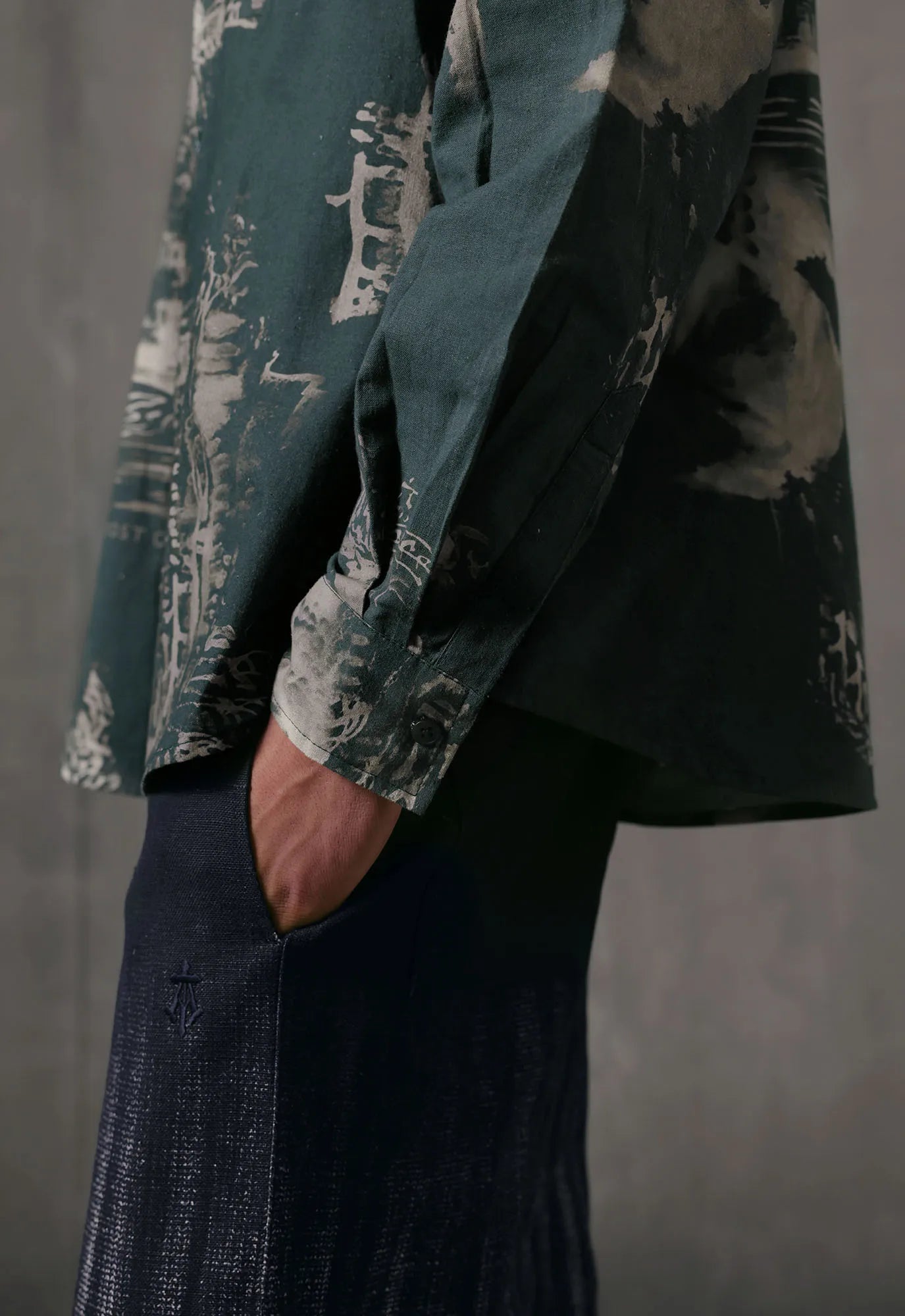 Terrain Relaxed Shirt in Military Olive