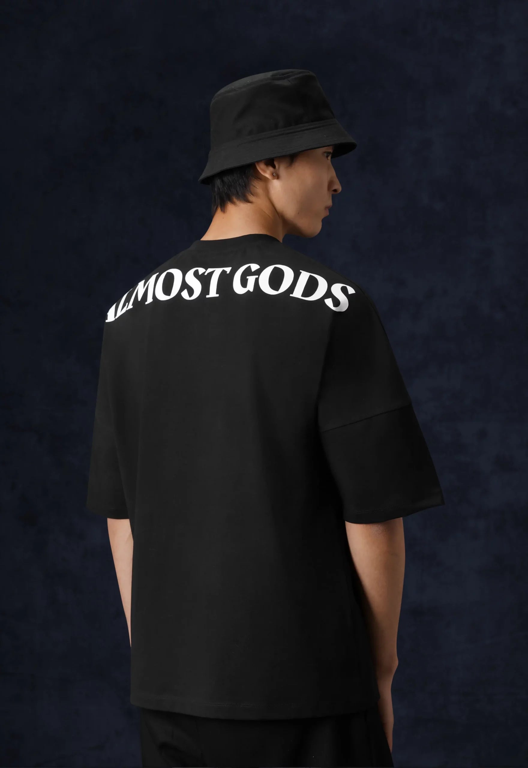 Logo Drop Shoulder Tee in Black