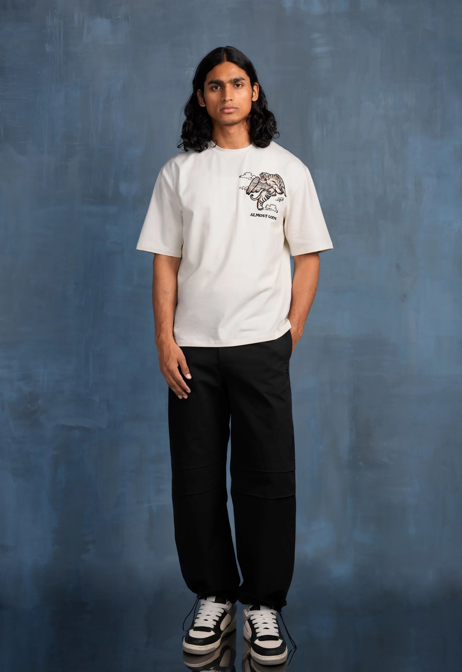 Winged Tiger Embroidered Boxy Tee In Off White