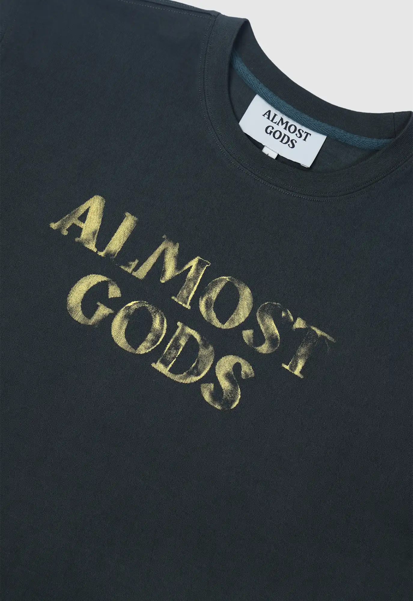 Logo Relaxed Tee in Navy